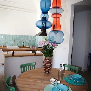 https://catania-charming-house.taorminaitalyhotels.com
